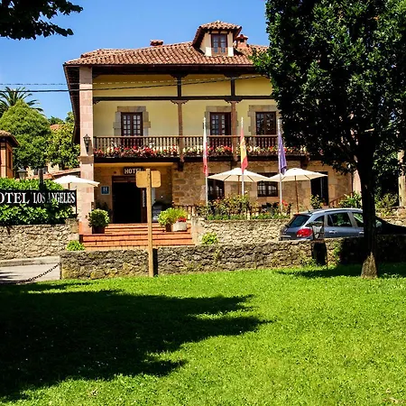 Angeles Santillana del Mar