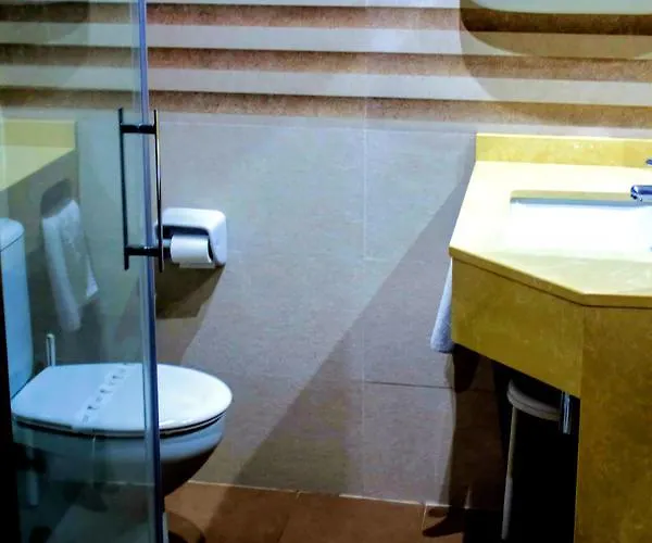 Angeles Santillana del Mar