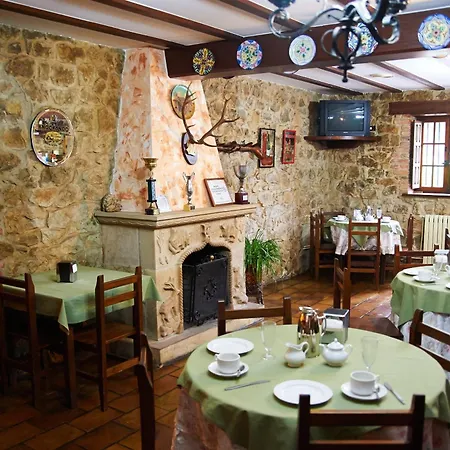 Angeles Santillana del Mar