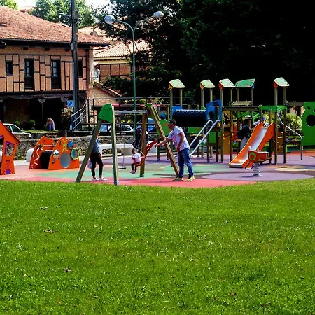 Angeles Santillana del Mar