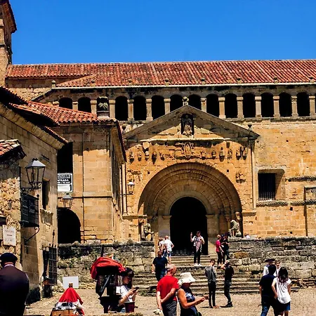 Angeles 2* Santillana del Mar