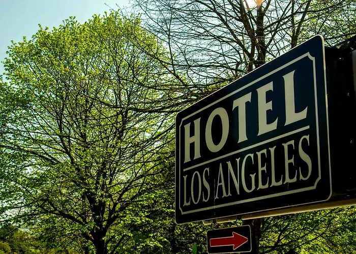 Angeles Сантильяна-дель-Мар